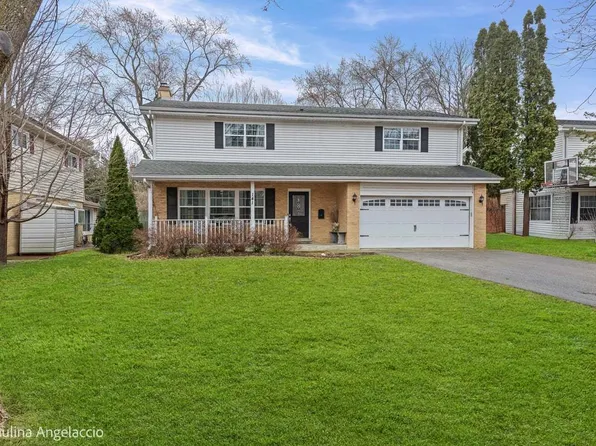 141 Kainer Ave, Barrington, IL 60010