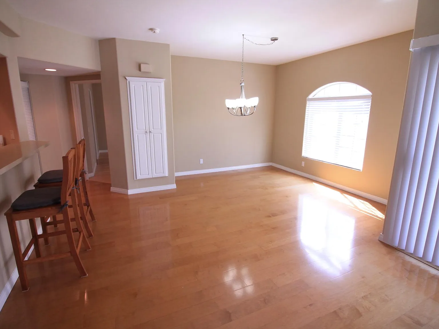 2 bed, 1359 sqft, $3,695 — Photo 3