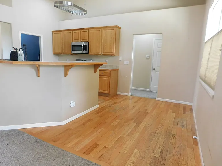 566 Garnet Dr — Photo 5