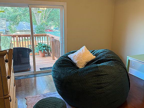 3rd image of 1013 Norman Dr