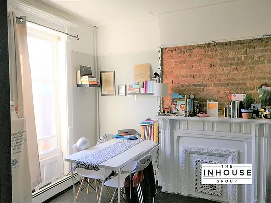 Rented by The InHouse Group | media 13