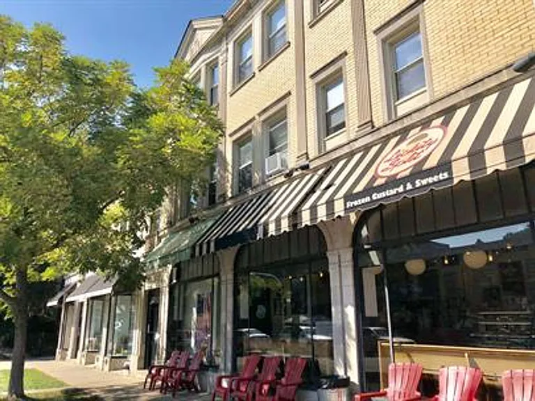 2402-10 W Lunt Ave #7000-06 — Photo 1