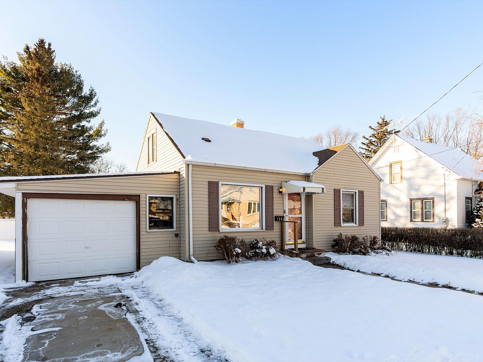 1202 Dakota St, Watertown, WI 53094 Zillow