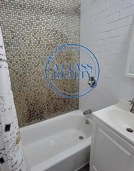 2802 Steinway St #3L — Photo 10