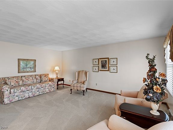 5th image of 117 Cooper Dr