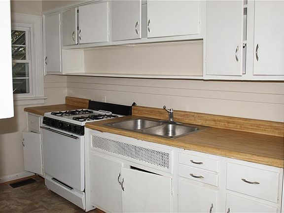 2nd image of 7420 Hampton Blvd APT D1