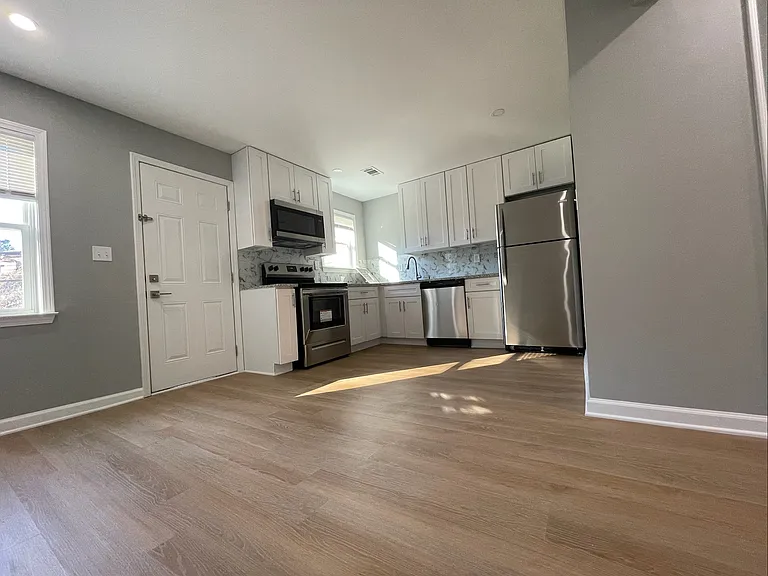 3669 MLK — Photo 9