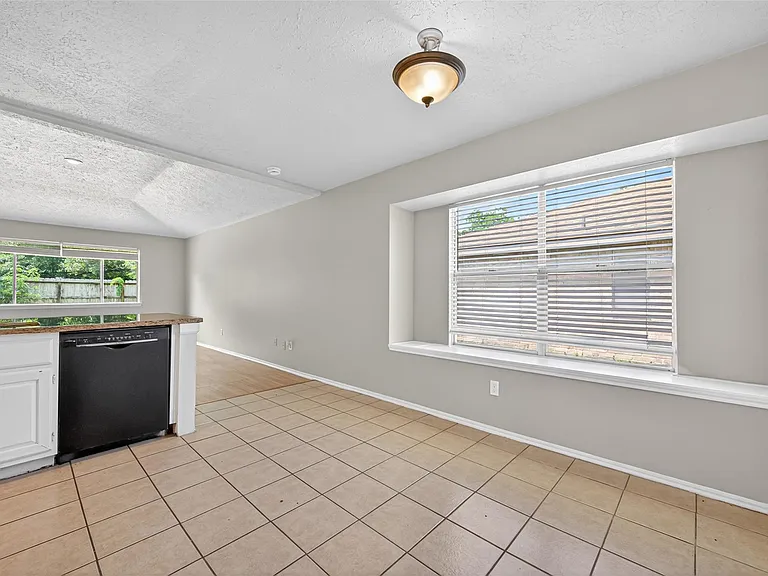 2310 Woodwind Dr — Photo 16