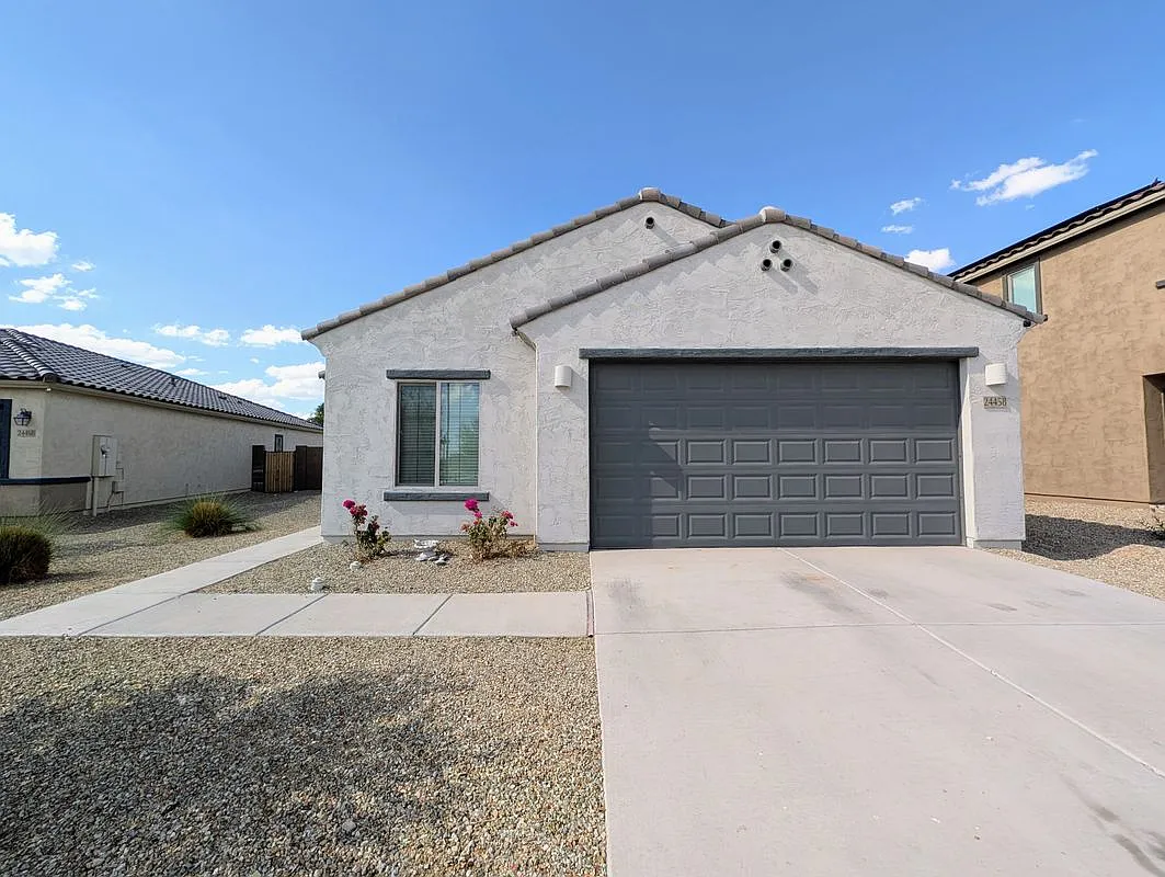 3 bed, 2.0 bath, 1345 sqft, $1,898 — Photo 3