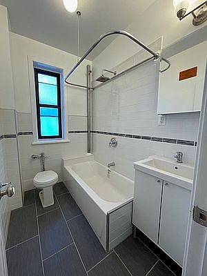 4th image of 1946 Amsterdam Ave APT 5