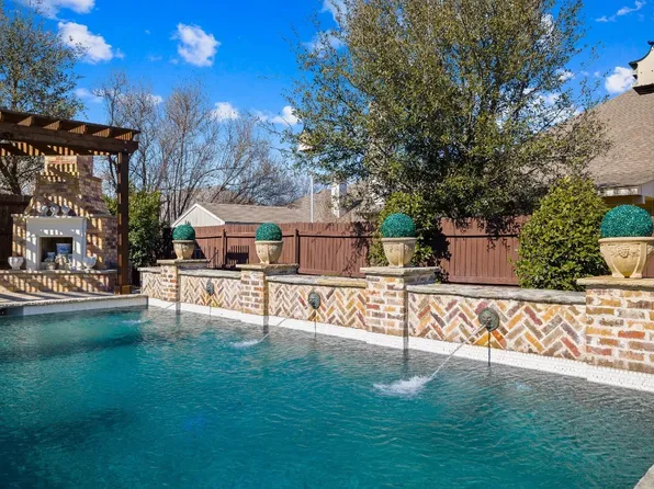 504 Castlebrook Ct, Saginaw, TX 76179