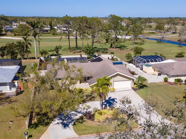 5017 Canterbury Dr, Sarasota, FL 34243