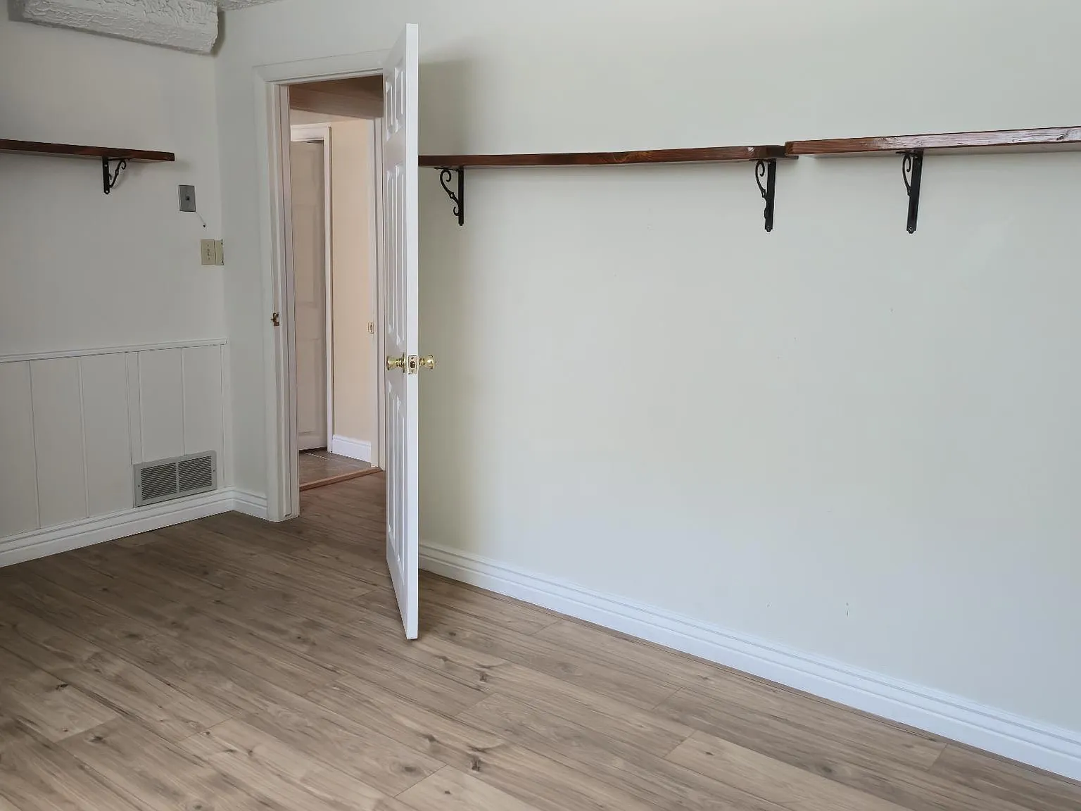 5 bed, 3164 sqft, $3,500 — Photo 4