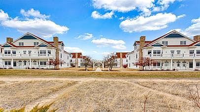 2nd image of 837 Beachfront Dr #1