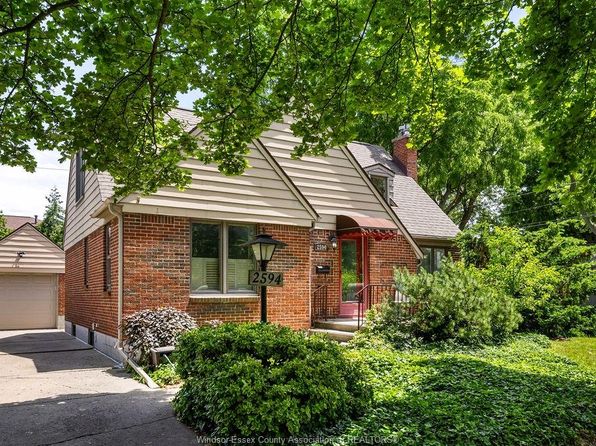 2594 Buckingham Dr, Windsor, ON N8T 2B6