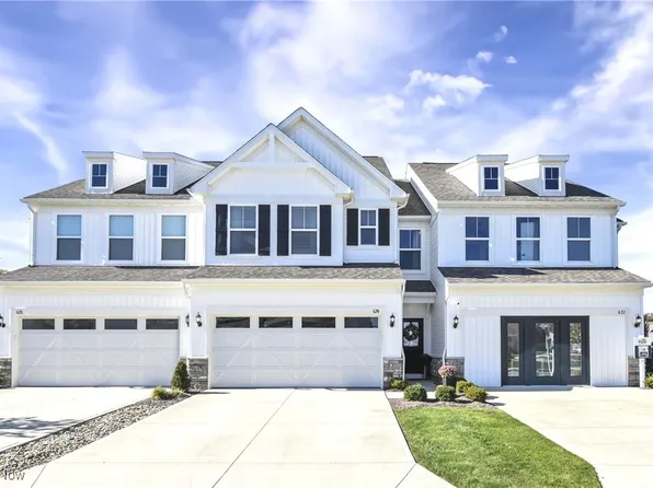 674 Harbour Town Ct, Avon Lake, OH 44012