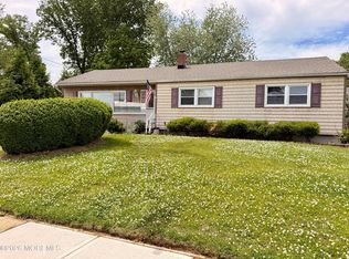 25 Lawrence Place, Freehold, NJ 07728