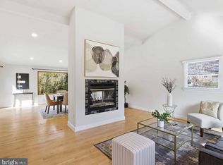 7343 Calvert St, Annandale, VA 22003