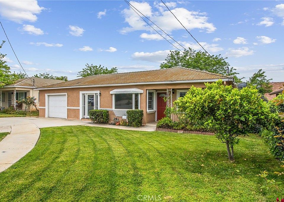 1st image of 33839 Lincoln Dr