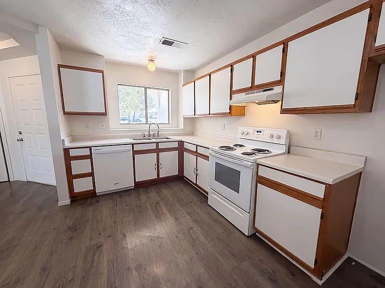 1st image of 1646 Perma Dr NE