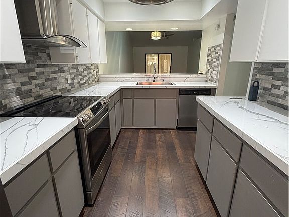 4th image of 2080 Forest Dr