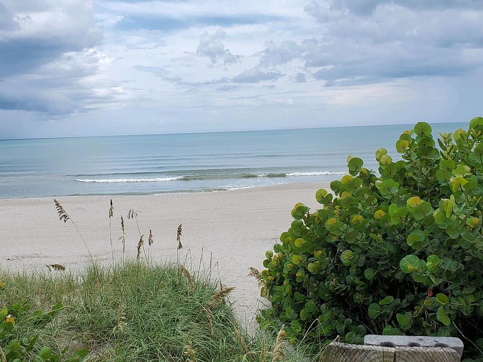 Just a half-mile from your door, Indialantic Beach offers serene beauty, perfect for relaxing, walking, or swimming. With lifeguard-supported access at Paradise Beach, it's an ideal spot for sunrises, sunsets, and everything in between.