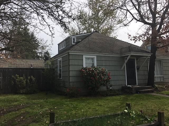2nd image of 2057 Hilyard St