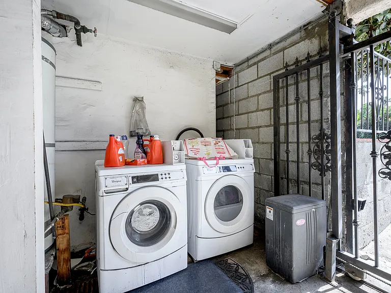 823 E Wilson Ave #C — Photo 18