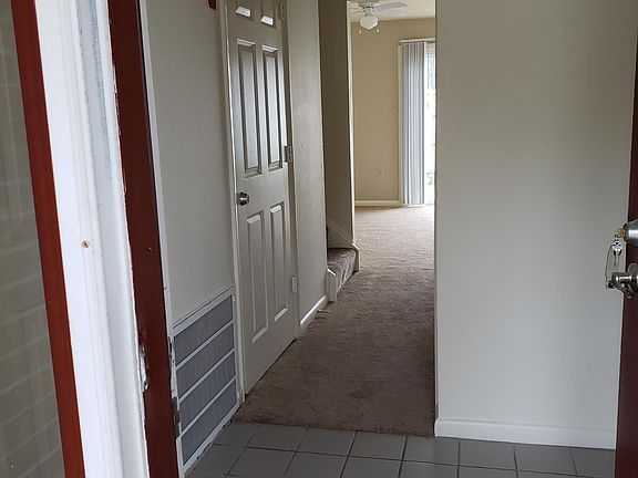5th image of 926 Watertown Ct
