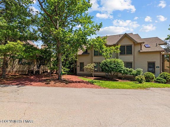 2nd image of 393 Vista Dr