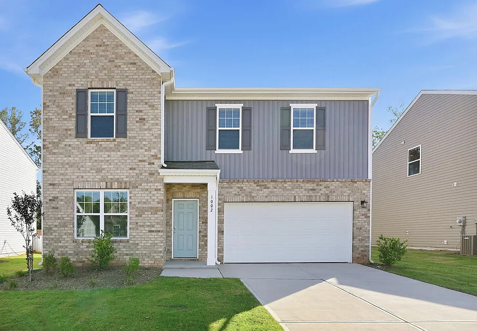 1002 Riverbank Dr