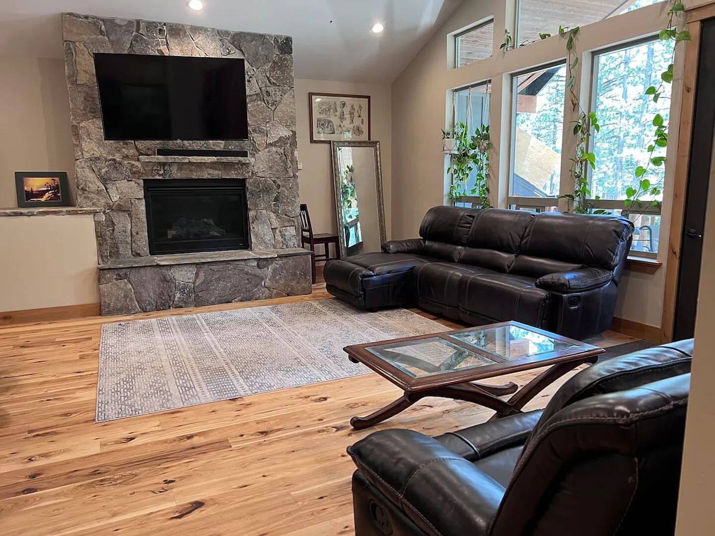 Mountain Home — Photo 2