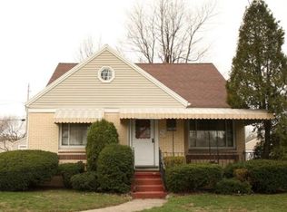 90 Donald Dr, Cheektowaga, NY 14225