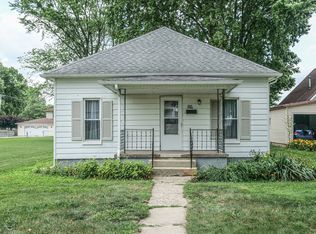 207 N Pine St, Villa Grove, IL