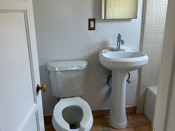 2nd image of 4012-4016 Illinois St #4014