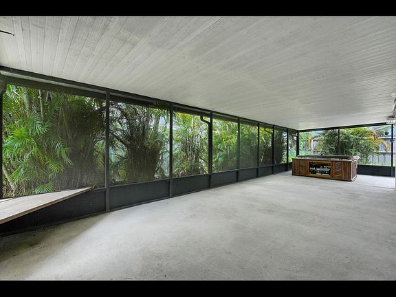 4th image of 4604 SE Geneva Dr #4604