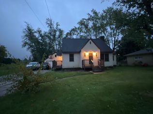 318 W Division St, Sparta, MI 49345
