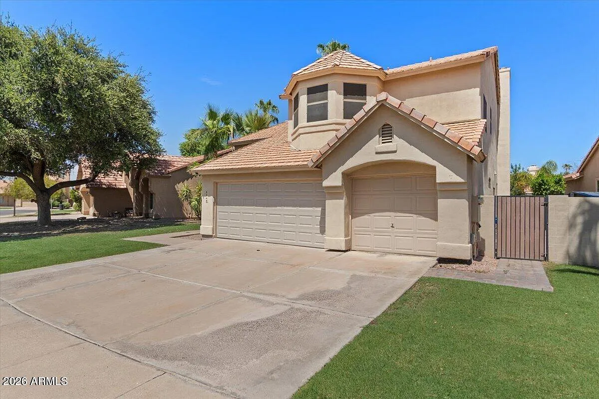 5 bed, 4.0 bath, 2883 sqft, $3,695 — Photo 2