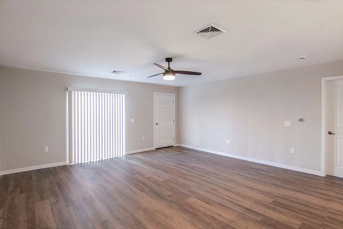Commerce Park Apartments — Photo 4