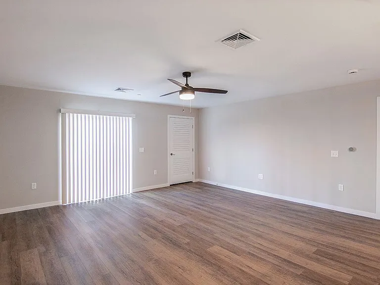 Commerce Park Apartments — Photo 4