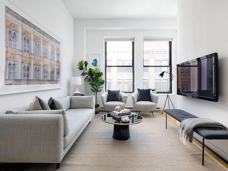 1st image of 11 E 36th St Room 1106