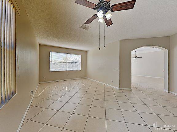 5th image of 826 Whispering Cypress Ln