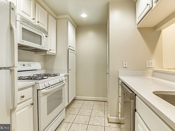 5th image of 901 N Monroe St APT 1314