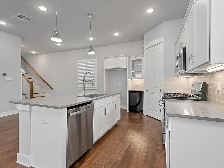909 Oak St #C — Photo 15