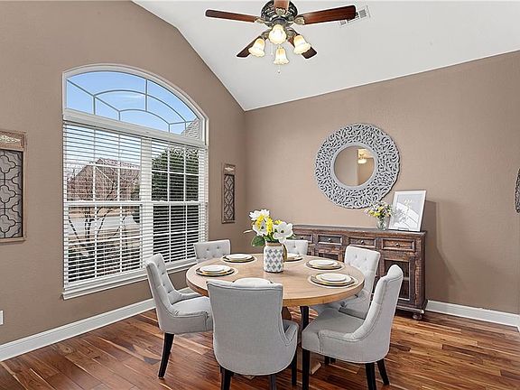 3rd image of 2031 S Cherry Hills Dr