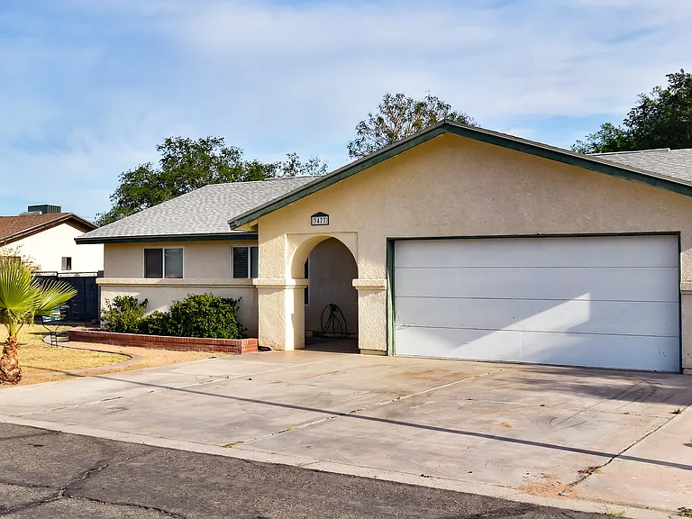 3477 E Cuadrilla Ln — Photo 1