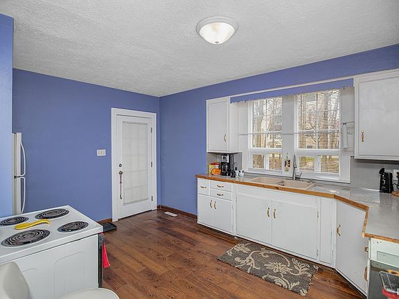 3rd image of 319 W Beardsley Ave