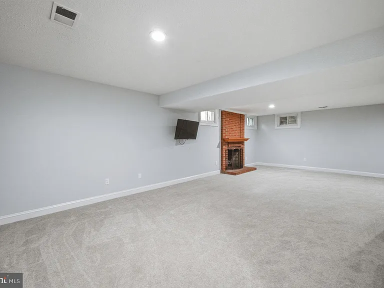 5610 Cavalier Woods Ln — Photo 33