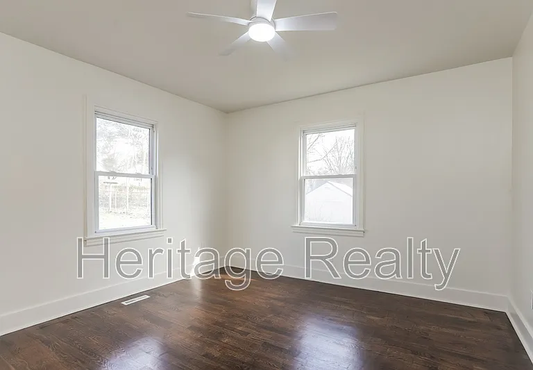 921 Shamrock Ave — Photo 5