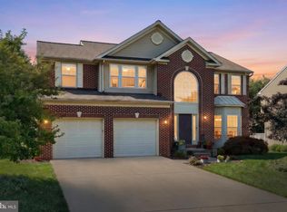 1065 Stone Gate Dr, York, PA 17406